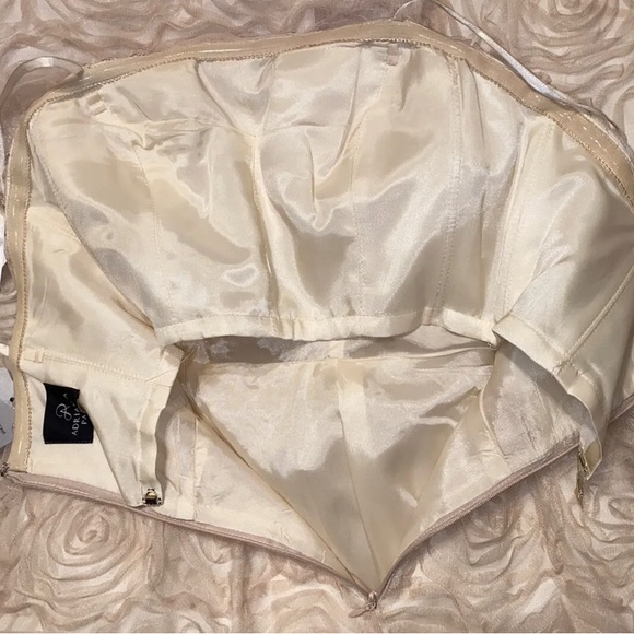 ADRIANNA PAPELL FORMAL GOWN IVORY STRAPLESS BALL GOWN FLOWERS NWT - Picture 9 of 12